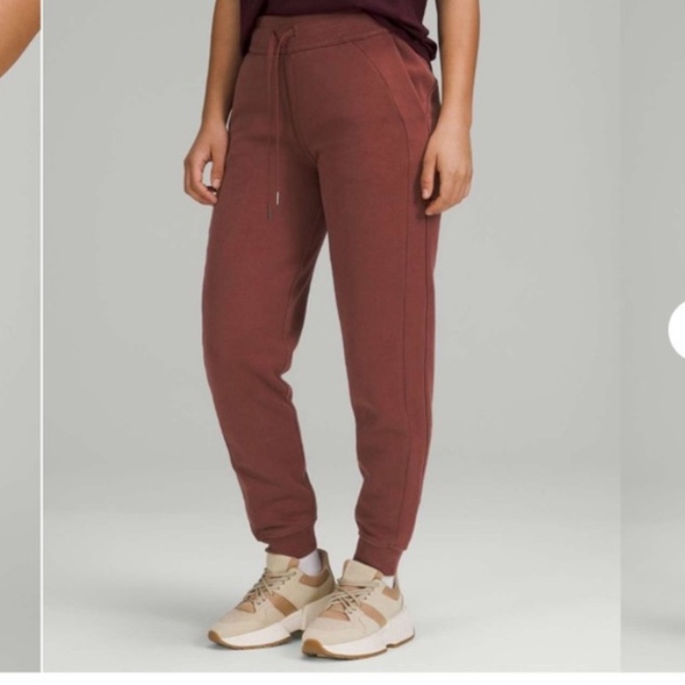 Lululemon High Rise Jogger in Smoky Red